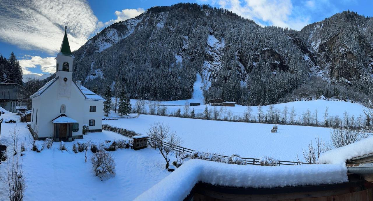 Hotel Gasthaus Haeusling Alm à Mayrhofen Extérieur photo